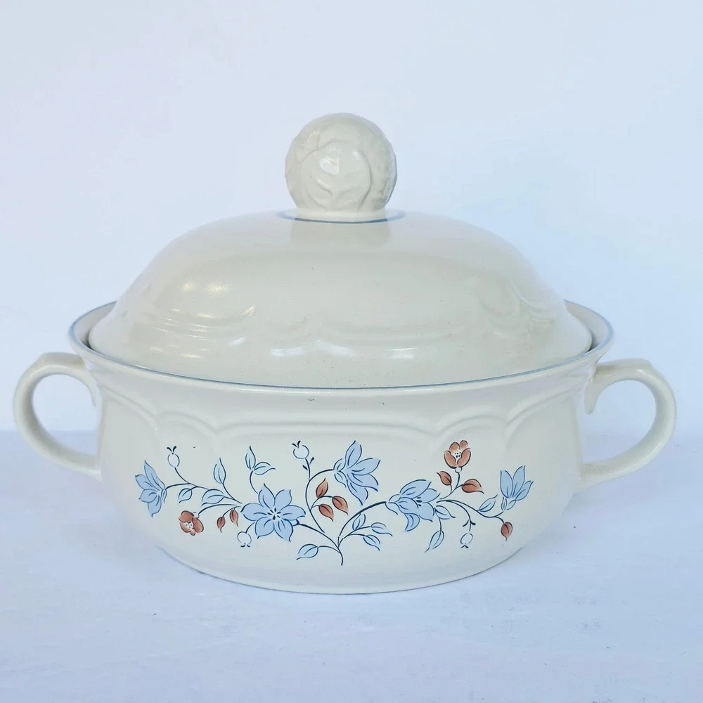 Vintage Cordella Bluet Floral Stoneware Casserole Dish Lid Round Farmhouse